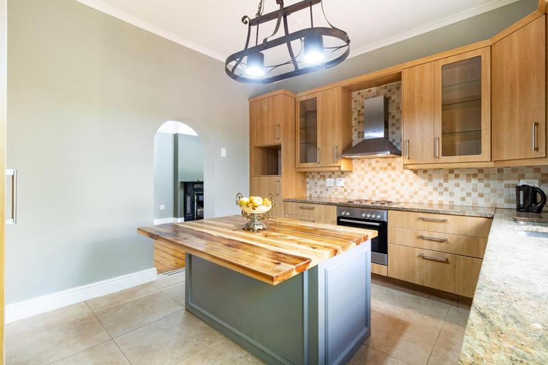 5 Bedroom Property for Sale in Observatory Western Cape
